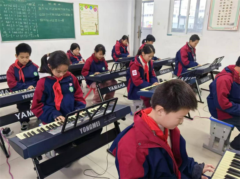 电子琴